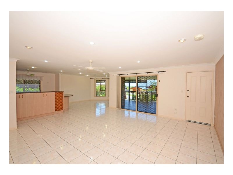 8 Nicholson Ct, Urraween QLD 4655