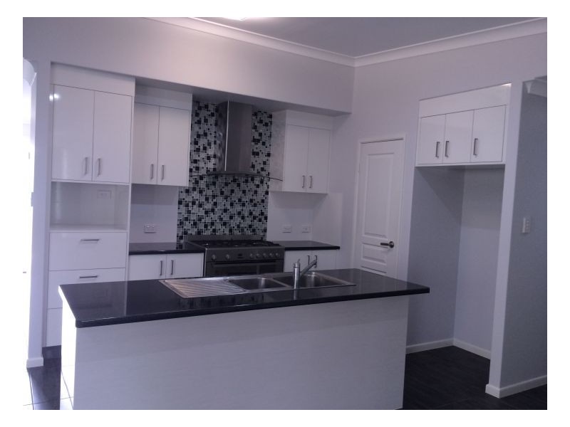 27 Spence Street, Point Vernon QLD 4655