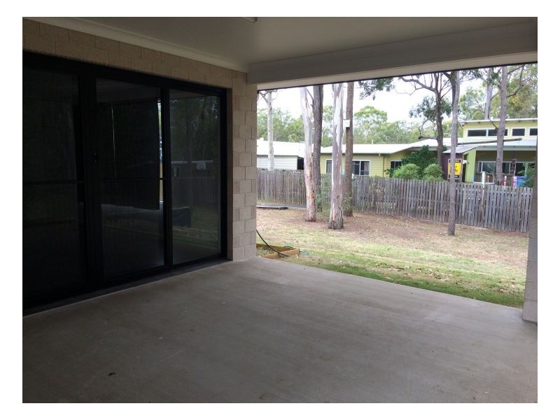 27 Spence Street, Point Vernon QLD 4655