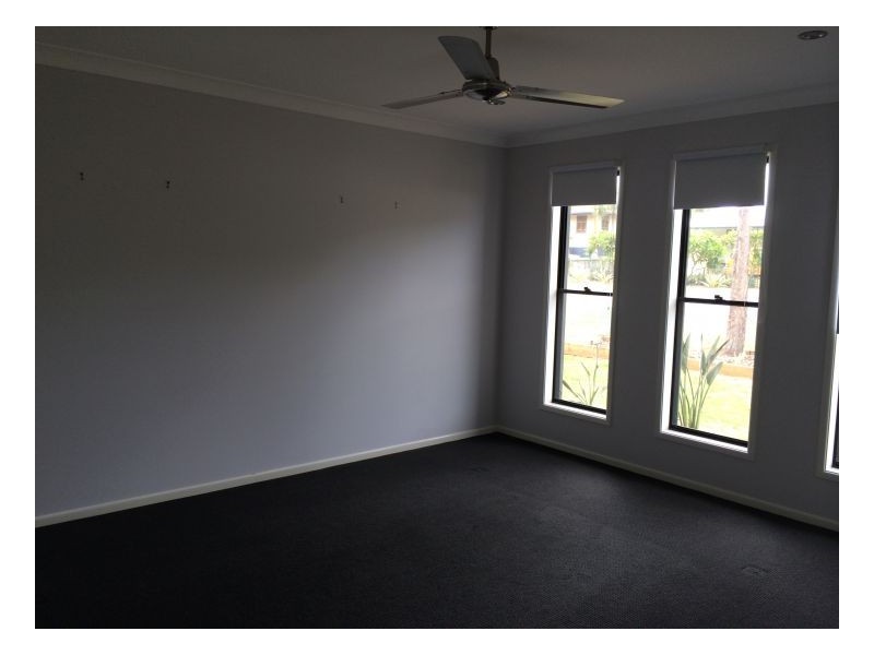 27 Spence Street, Point Vernon QLD 4655