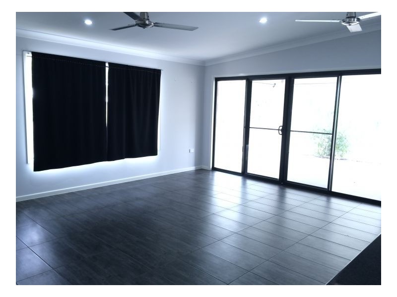 27 Spence Street, Point Vernon QLD 4655