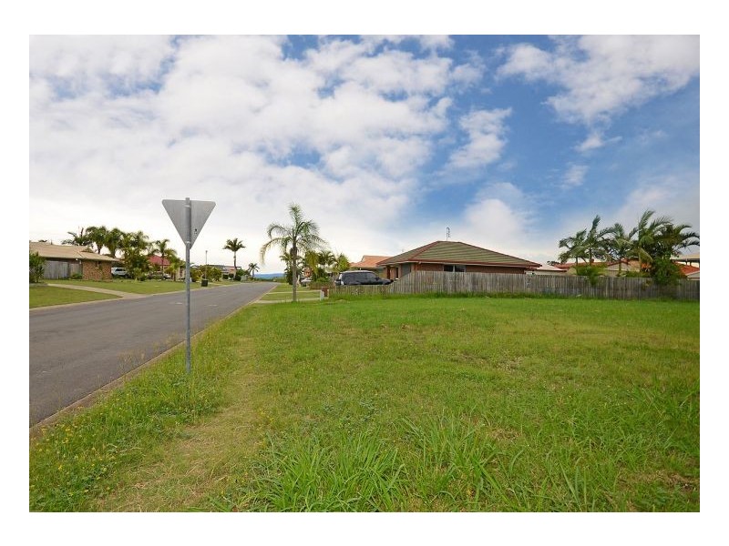 16 Hood Street, Urangan QLD 4655