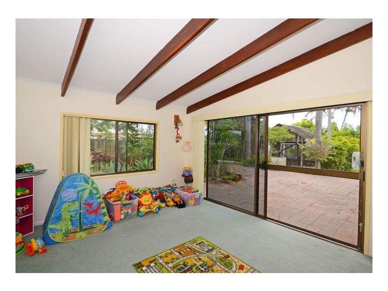 6-8 Crescent Street, Urangan QLD 4655