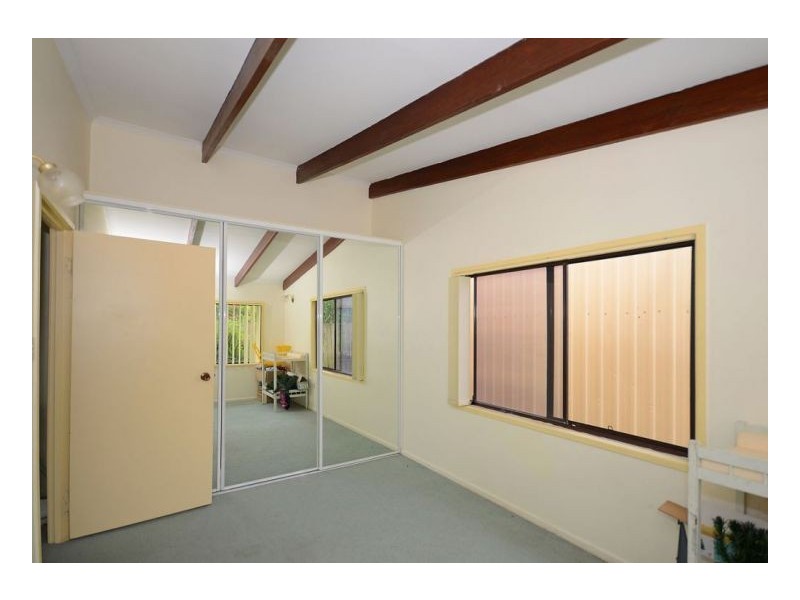 6-8 Crescent Street, Urangan QLD 4655