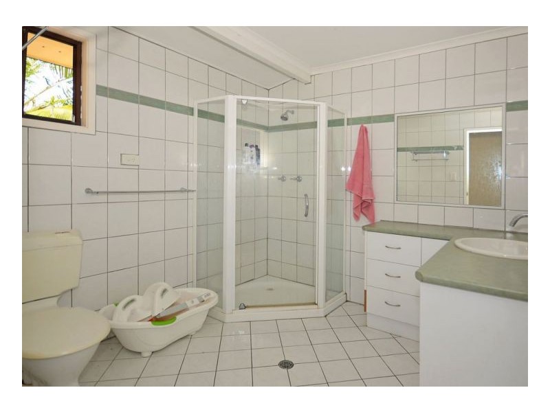 6-8 Crescent Street, Urangan QLD 4655