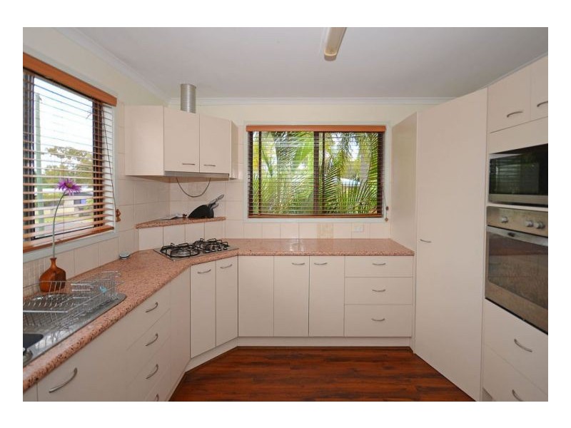 6-8 Crescent Street, Urangan QLD 4655