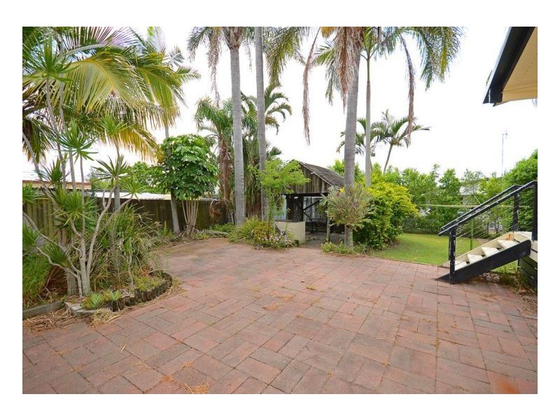6-8 Crescent Street, Urangan QLD 4655