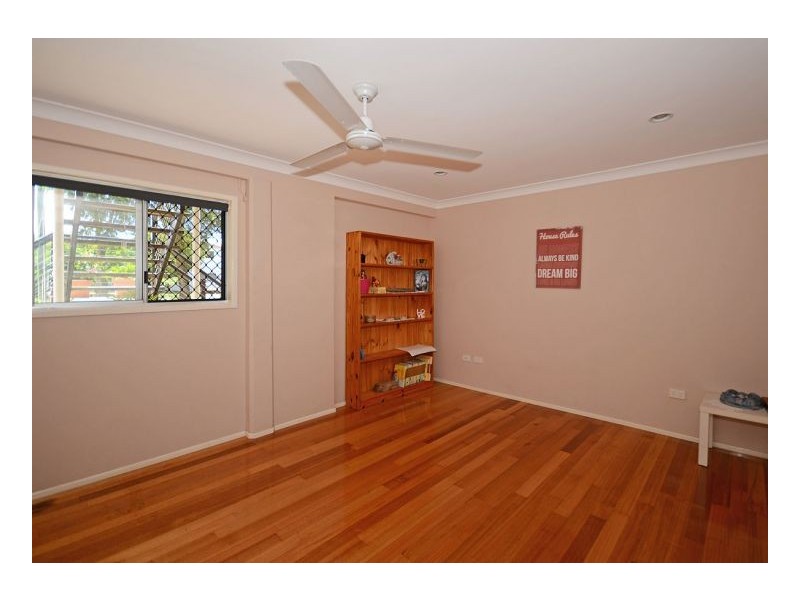 9 Gibbs Street, Urangan QLD 4655