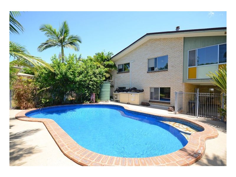 3 Top Street, Torquay QLD 4655