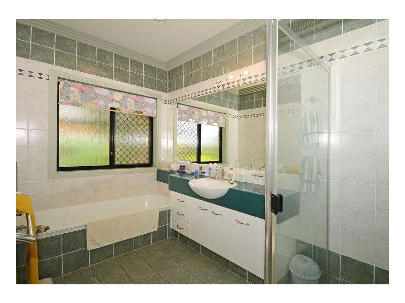 21 Rosewood Ave, Wondunna QLD 4655