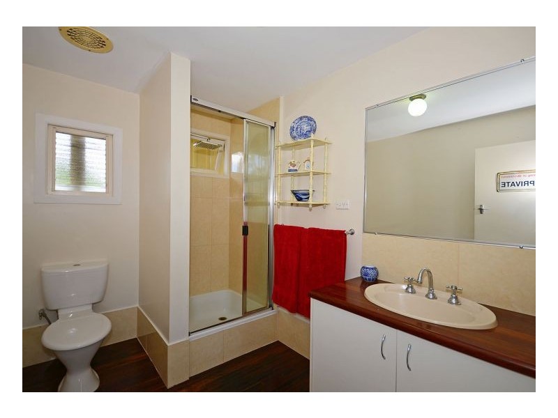7 Helsham Street, Point Vernon QLD 4655