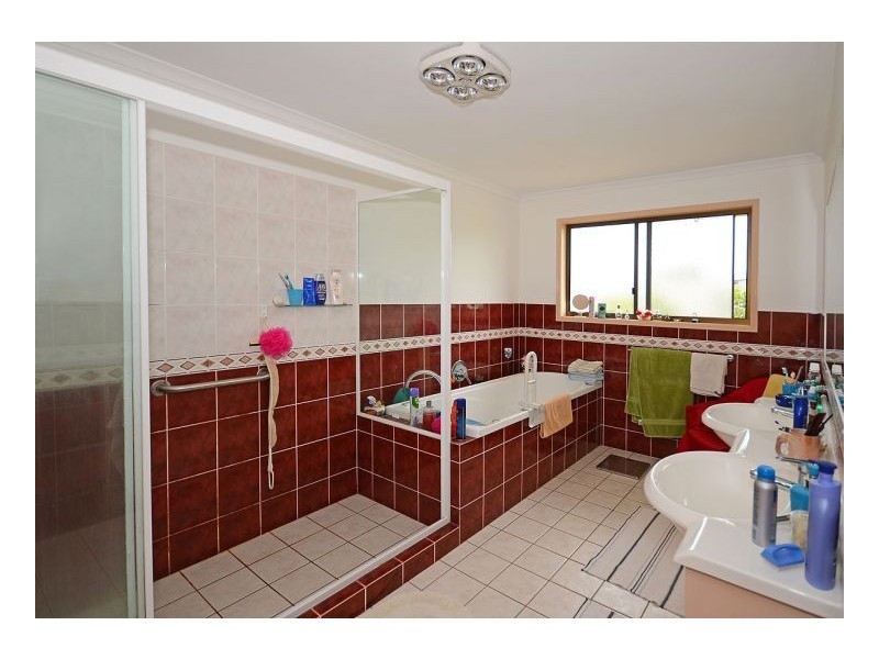 34 Waterview Drive, Dundowran Beach QLD 4655