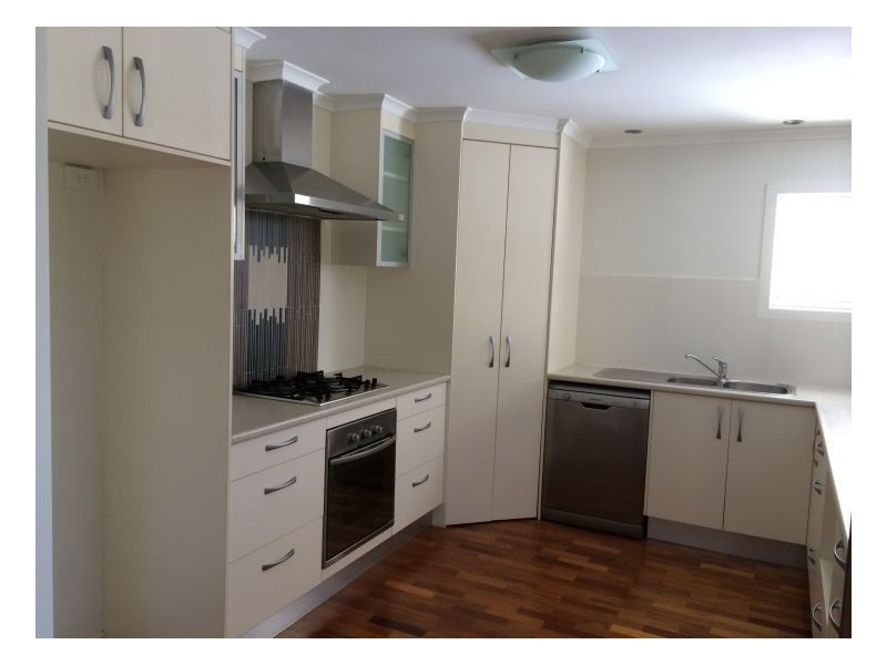 43 Richard Street, Urangan QLD 4655