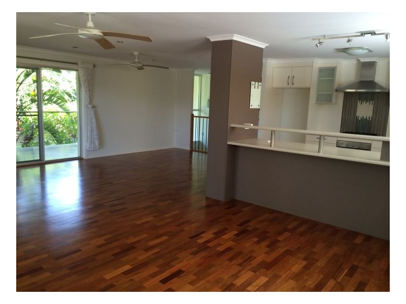 43 Richard Street, Urangan QLD 4655