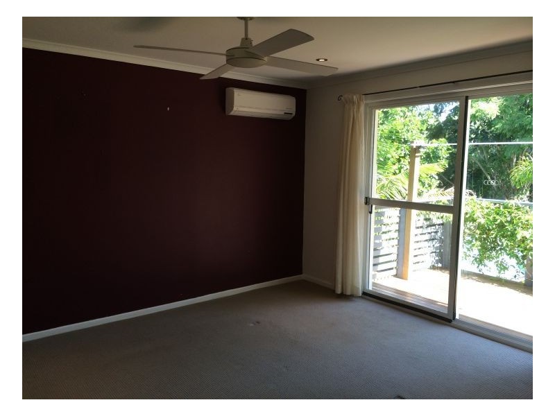 43 Richard Street, Urangan QLD 4655