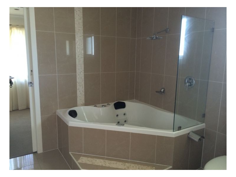 43 Richard Street, Urangan QLD 4655