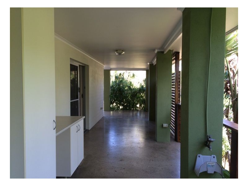 43 Richard Street, Urangan QLD 4655