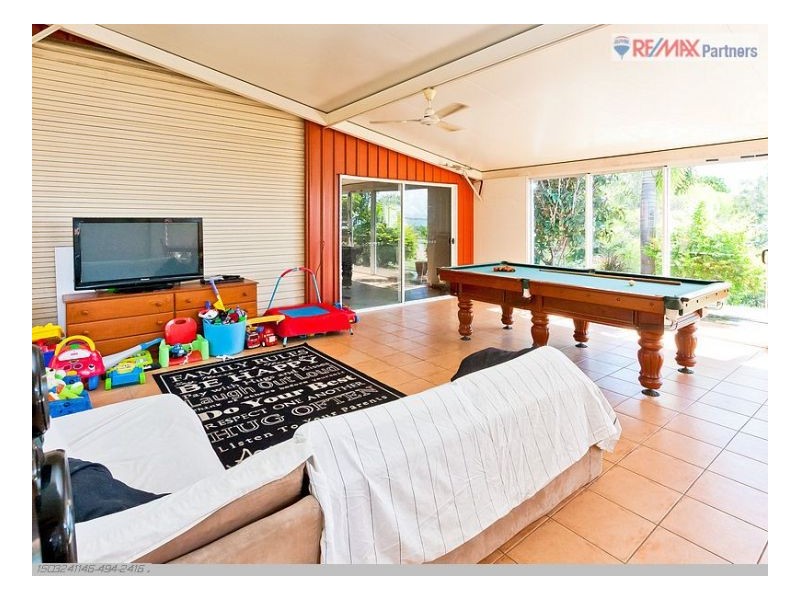 2 Beck Road, Urangan QLD 4655