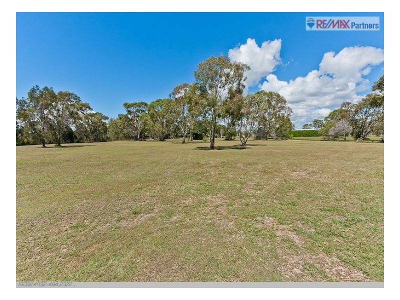 2 Beck Road, Urangan QLD 4655