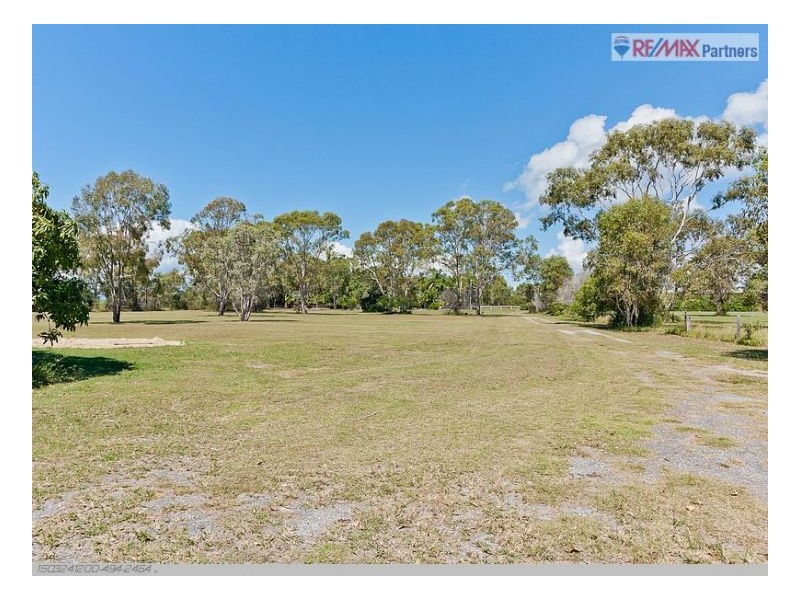 2 Beck Road, Urangan QLD 4655