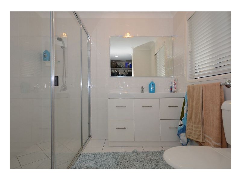 5 Brypat Close, Burrum Heads QLD 4659