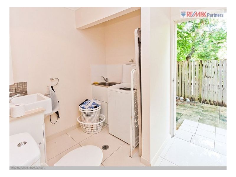 4/243 Torquay Tce, Torquay QLD 4655