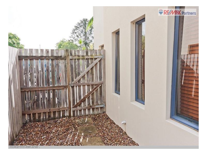 4/243 Torquay Tce, Torquay QLD 4655
