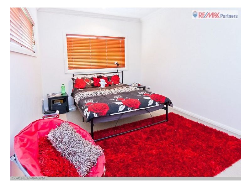 4/243 Torquay Tce, Torquay QLD 4655