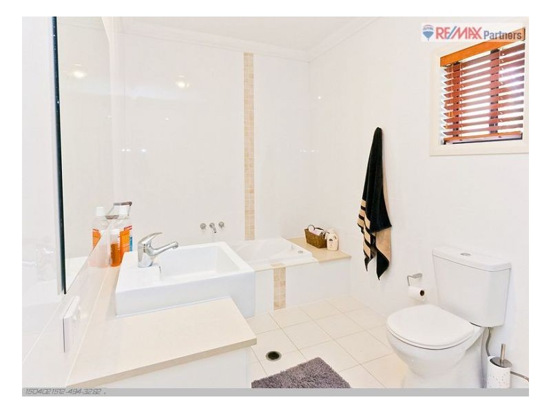 4/243 Torquay Tce, Torquay QLD 4655