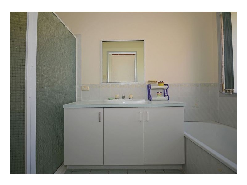 45 Honeysuckle Ave, Kawungan QLD 4655