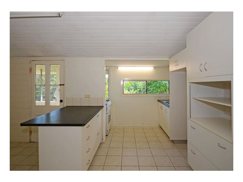 308 Torquay Tce, Torquay QLD 4655