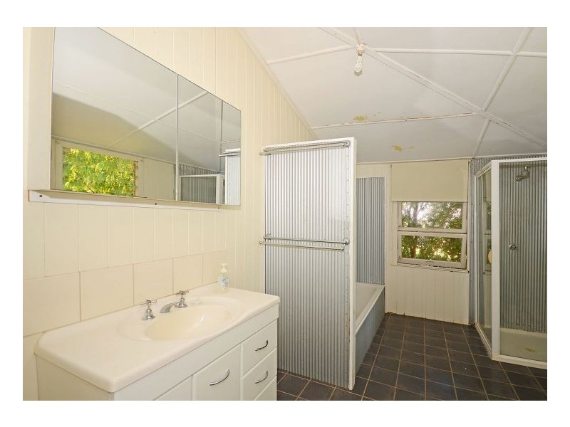 308 Torquay Tce, Torquay QLD 4655
