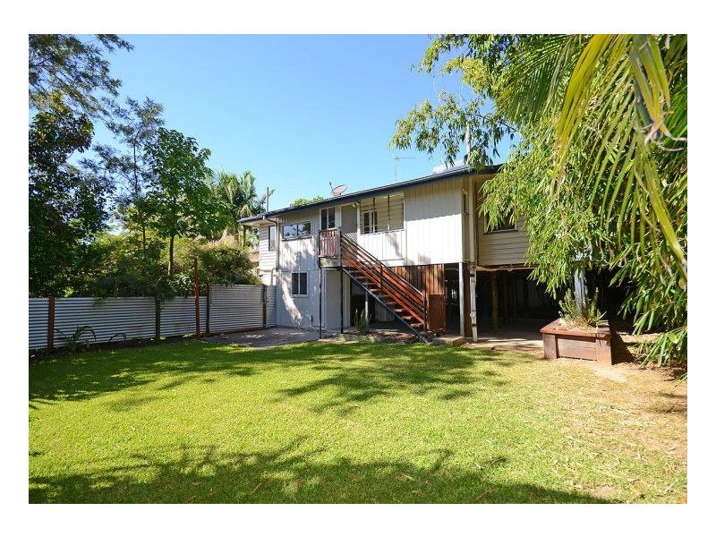 308 Torquay Tce, Torquay QLD 4655