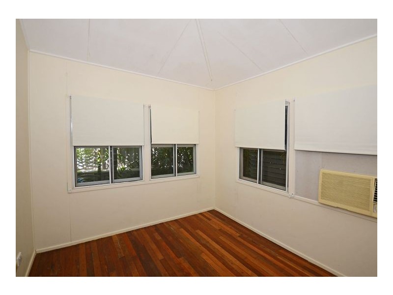 308 Torquay Tce, Torquay QLD 4655