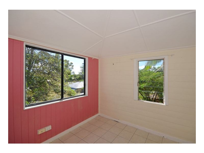 308 Torquay Tce, Torquay QLD 4655