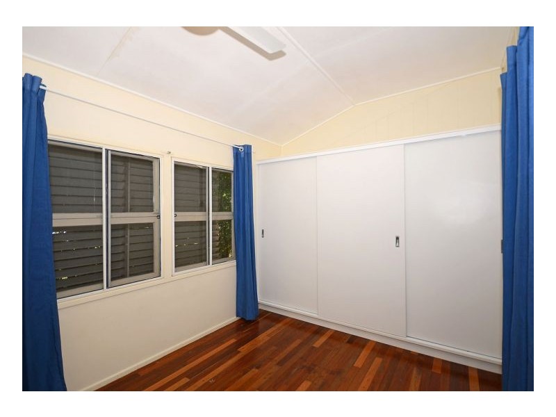 308 Torquay Tce, Torquay QLD 4655