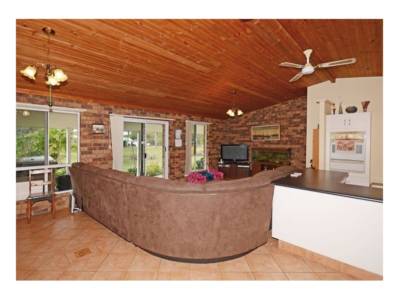 2 Sandrabarbara  Drive, Booral QLD 4655