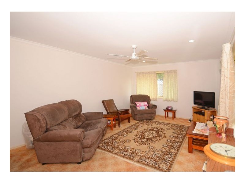11 Rhys Ct, Torquay QLD 4655