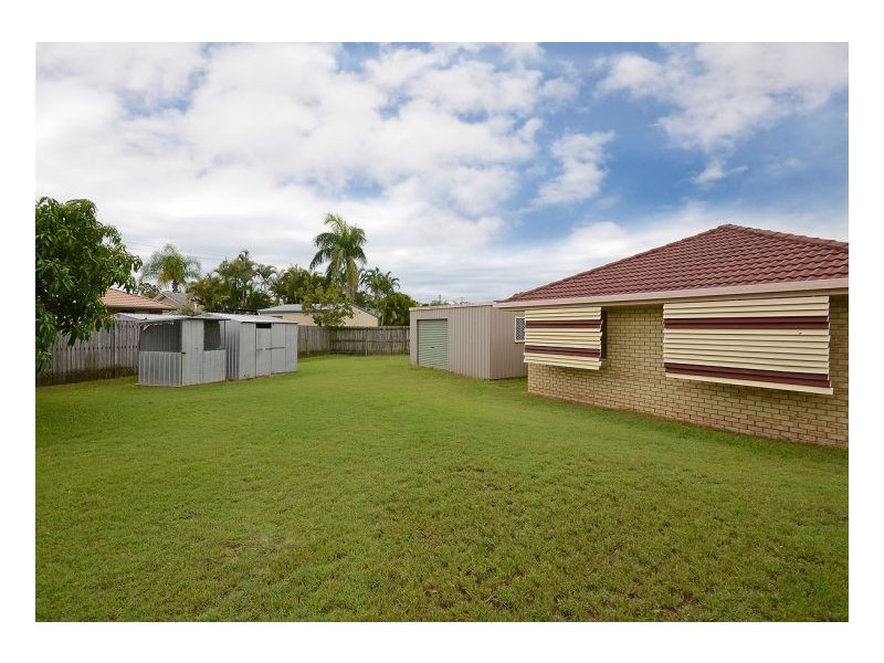 11 Rhys Ct, Torquay QLD 4655