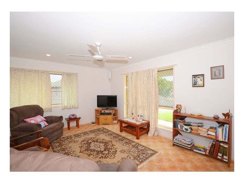 11 Rhys Ct, Torquay QLD 4655