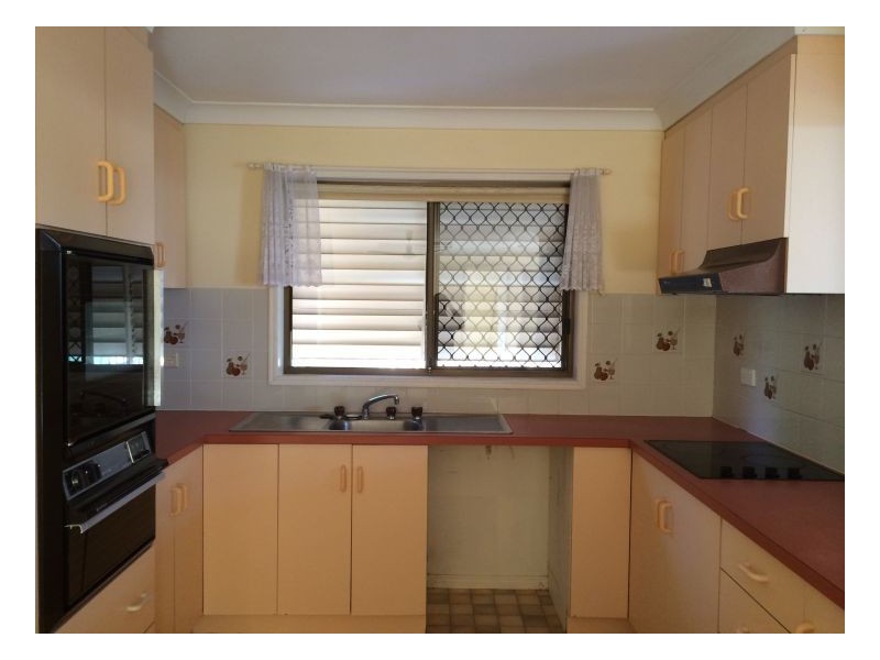 21 Barnstaple Street, Torquay QLD 4655