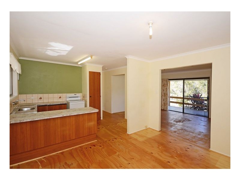 27 Bingham Road, Booral QLD 4655