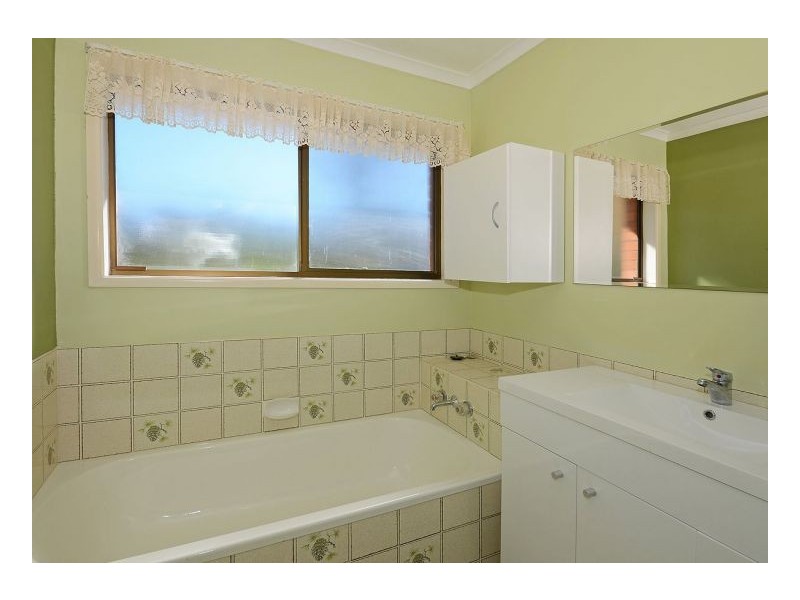 27 Bingham Road, Booral QLD 4655