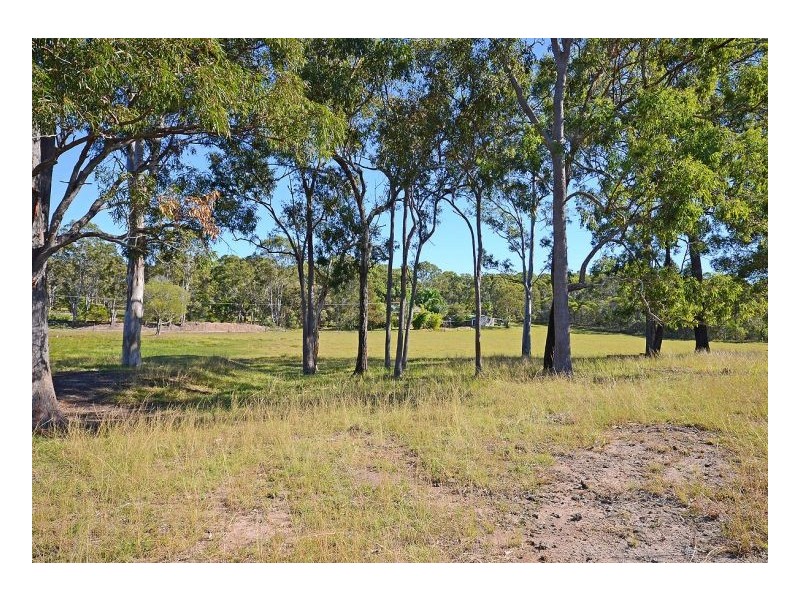 27 Bingham Road, Booral QLD 4655