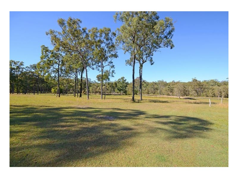27 Bingham Road, Booral QLD 4655