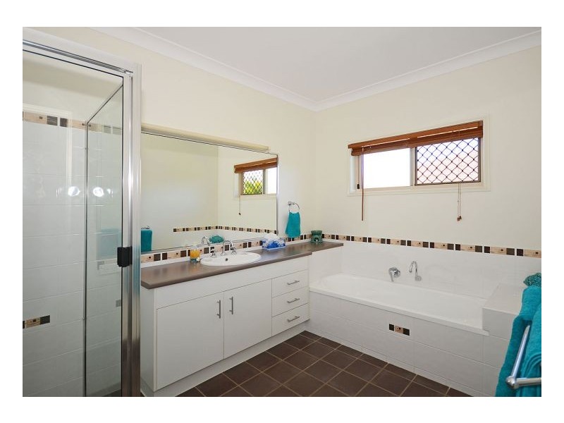 25 Rosedale Drive, Wondunna QLD 4655