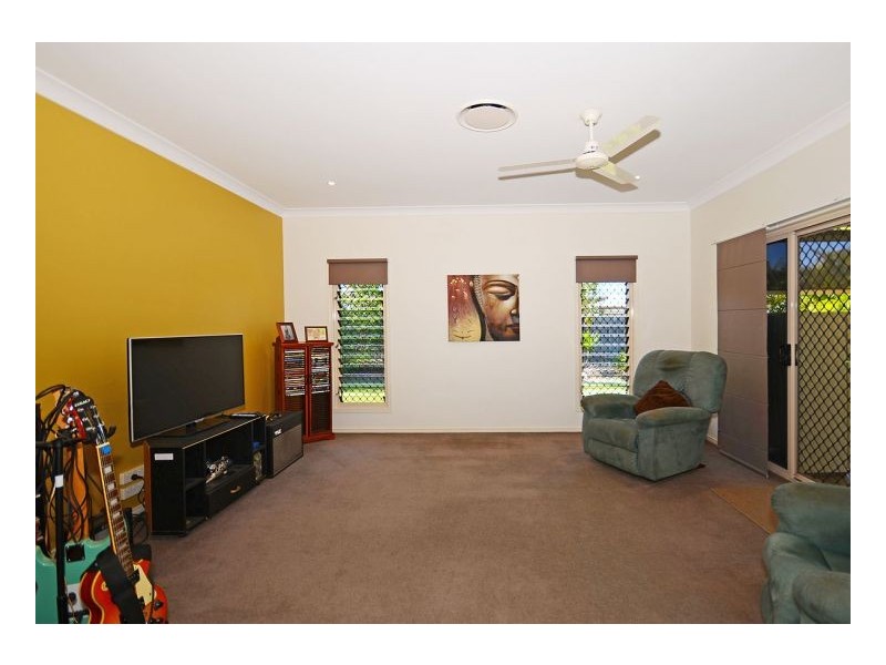 25 Rosedale Drive, Wondunna QLD 4655