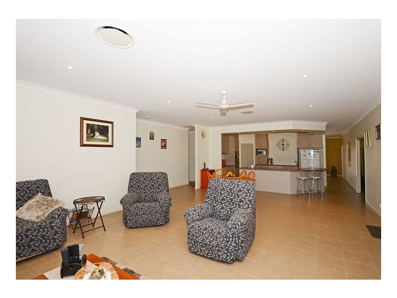 25 Rosedale Drive, Wondunna QLD 4655