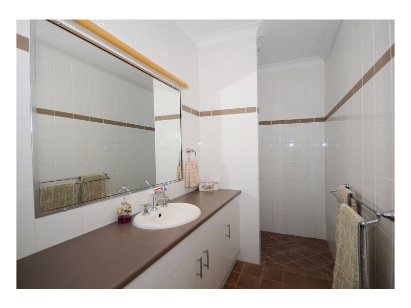 25 Rosedale Drive, Wondunna QLD 4655