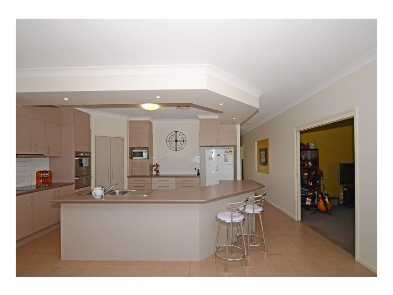 25 Rosedale Drive, Wondunna QLD 4655